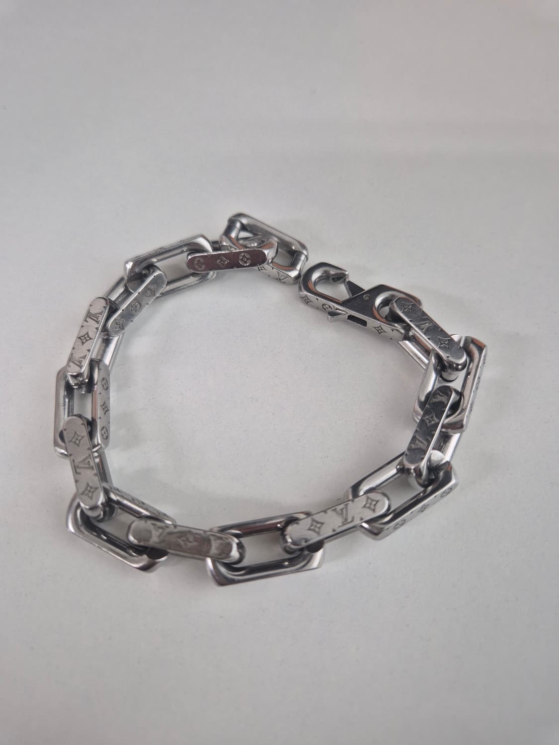 루이비통 버질아블로 체인 팔찌 사이즈 L (S급상태) 크림구매 상품이미지2