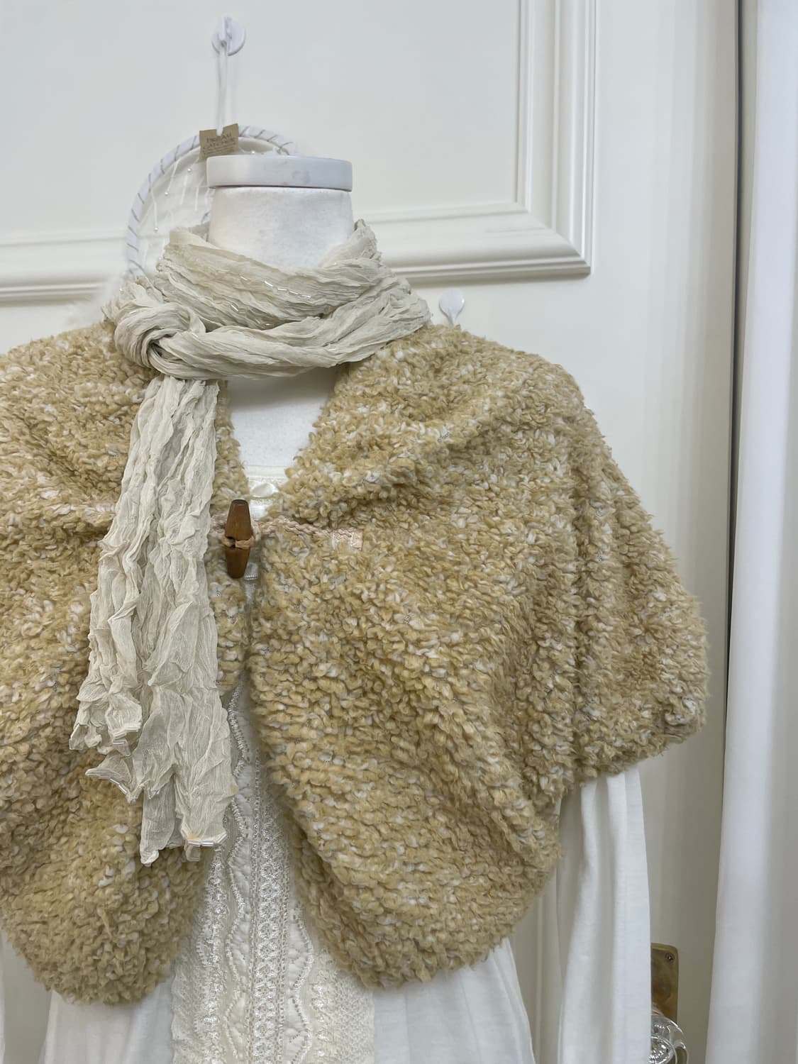 beige fur cute mini cape 상품이미지8