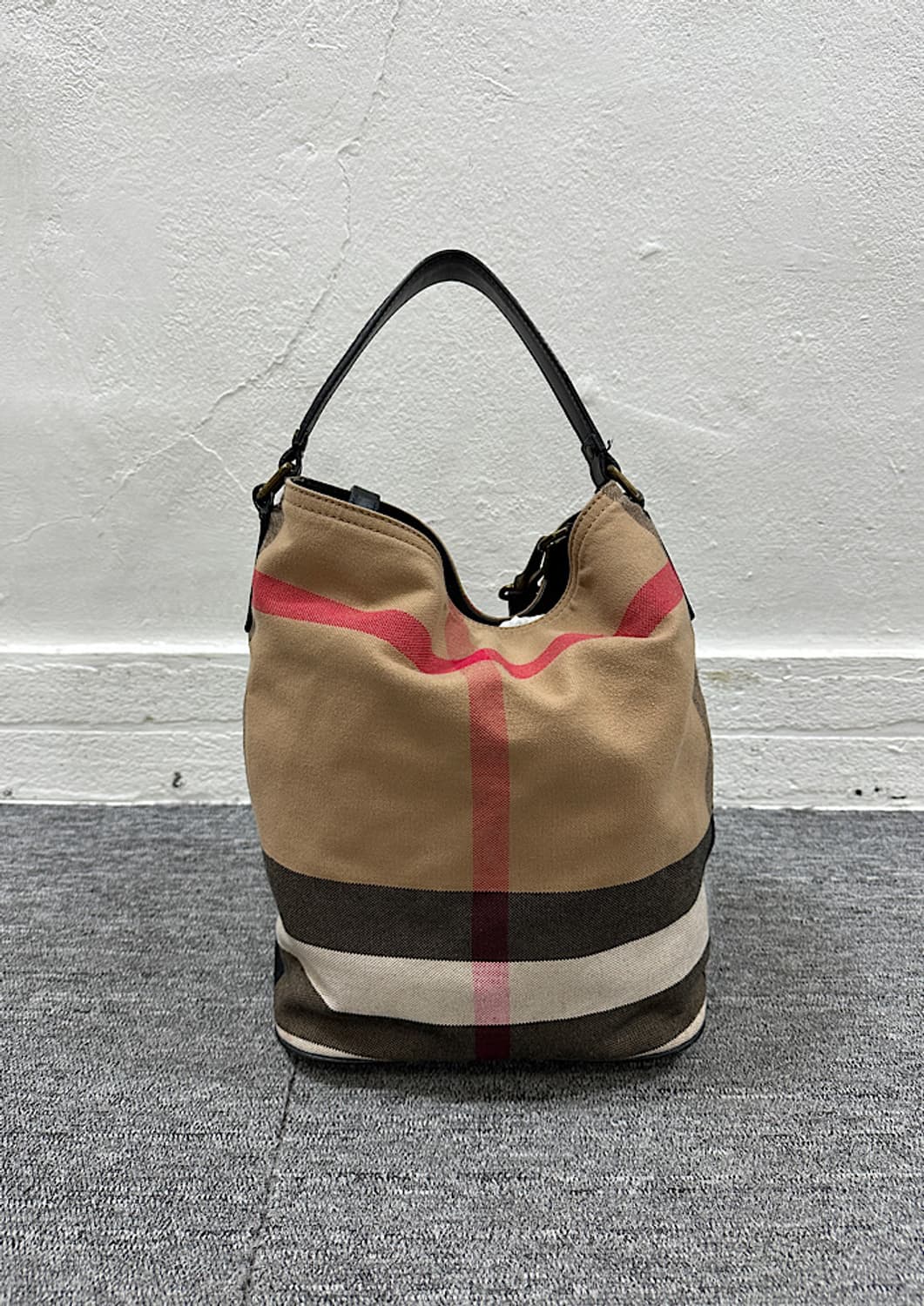 버버리 버킷백  상품이미지3