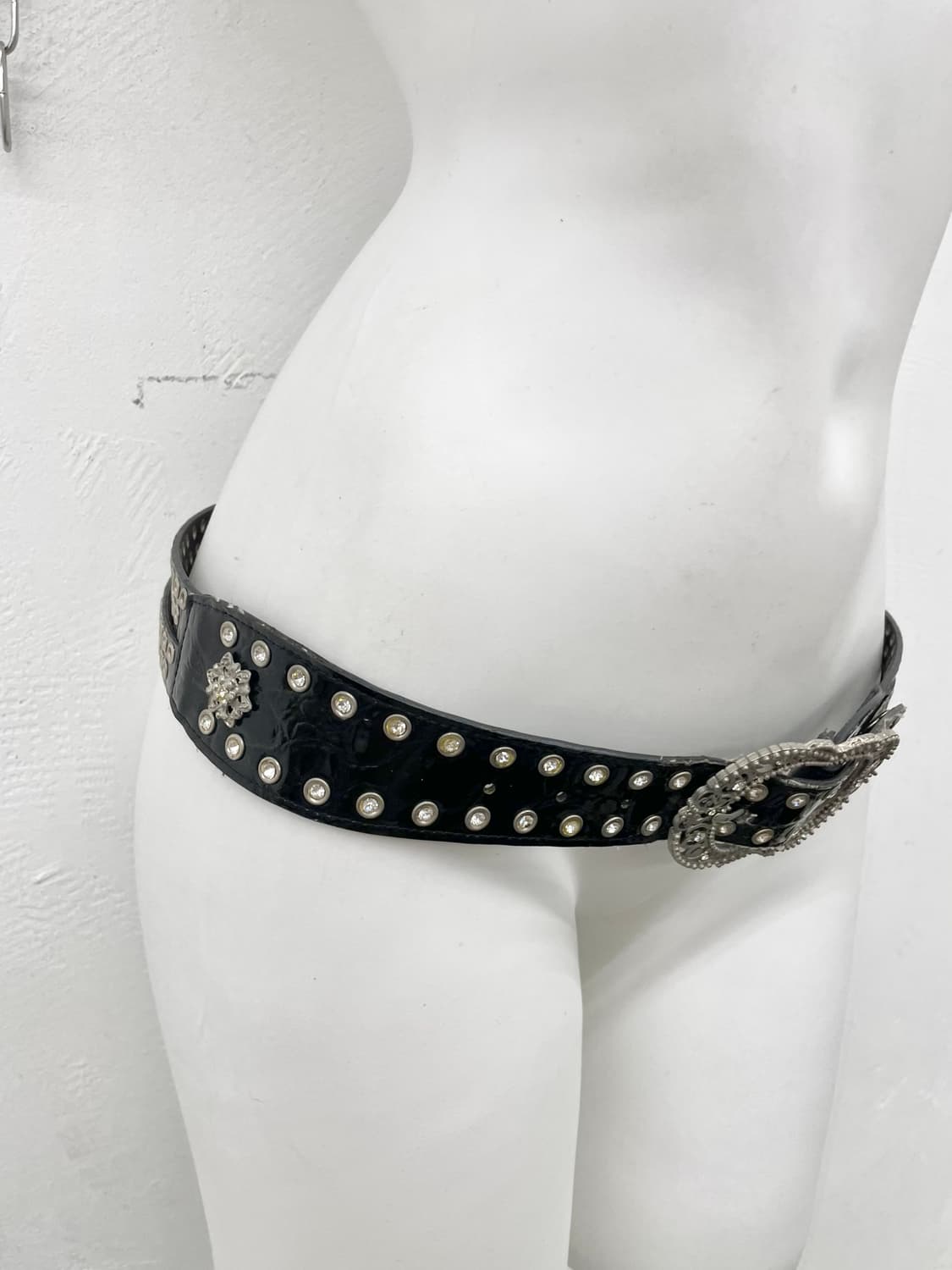 락시크 펀칭 큐빅 버클 벨트 상품이미지5