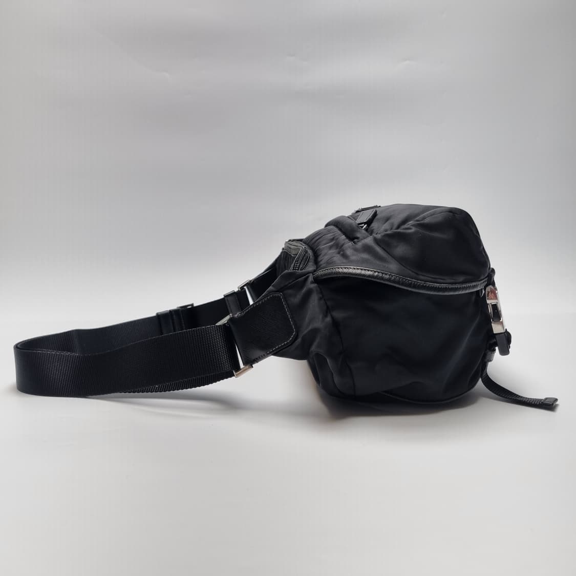 프라다 리나일론 바이커백 미듐 바디백 벨트백 (남여공용, 2VH994) 상품이미지5