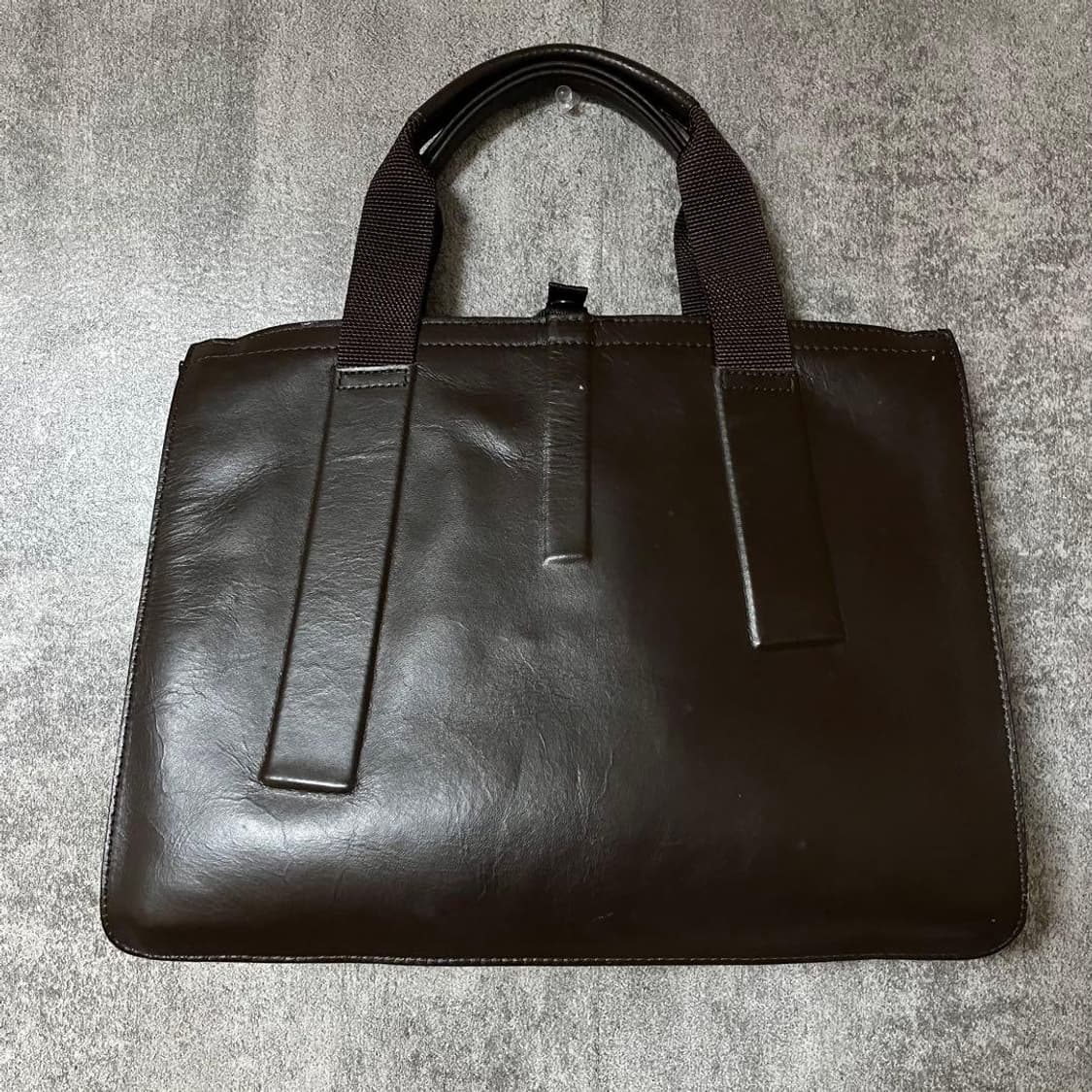 이세이미야케 소가죽 유니섹스 토트백 상품이미지2