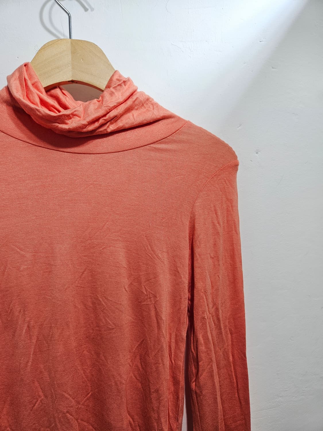 오렌지색 딱붙 터틀넥 긴팔 [새상품] 상품이미지2