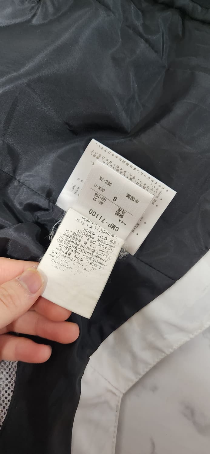 데상트 화이트 점퍼 바람막이 자켓 상품이미지7