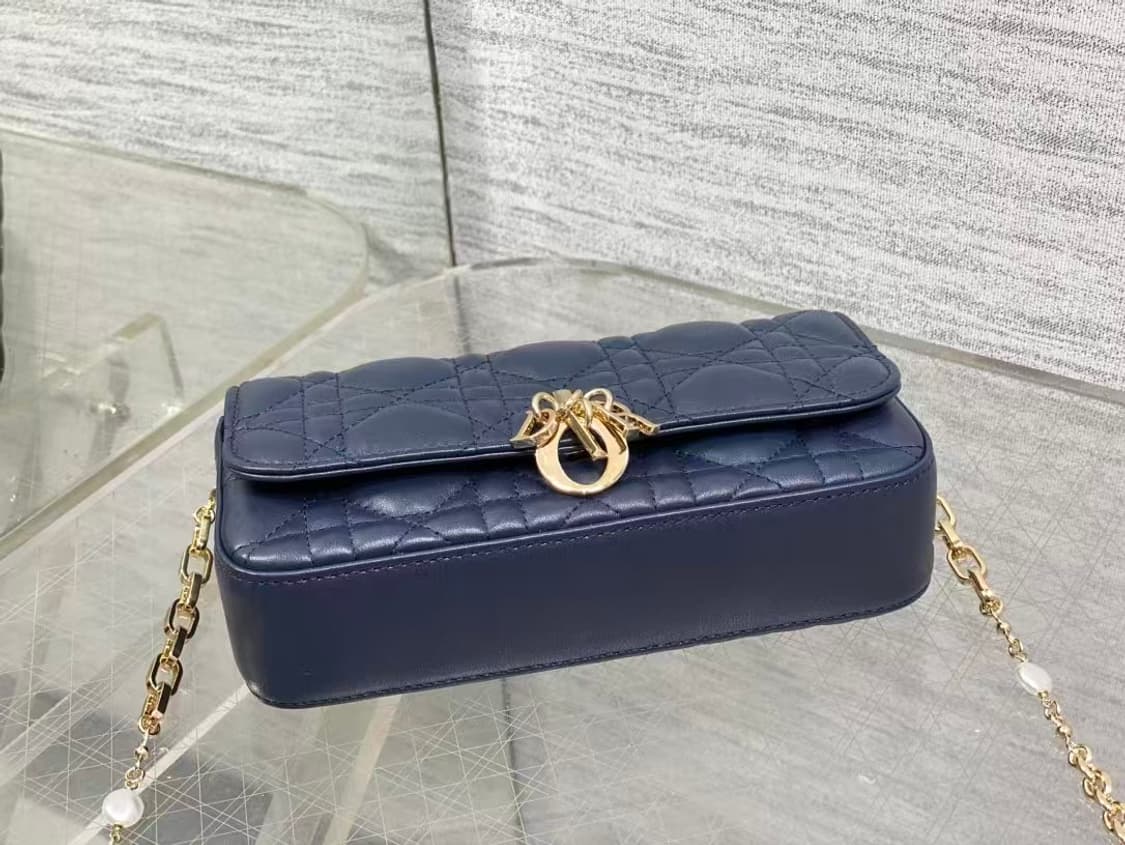 디올 크로스 백시그니처 넝쿨 체크로 클래식한 레터링 참장식
 상품이미지5