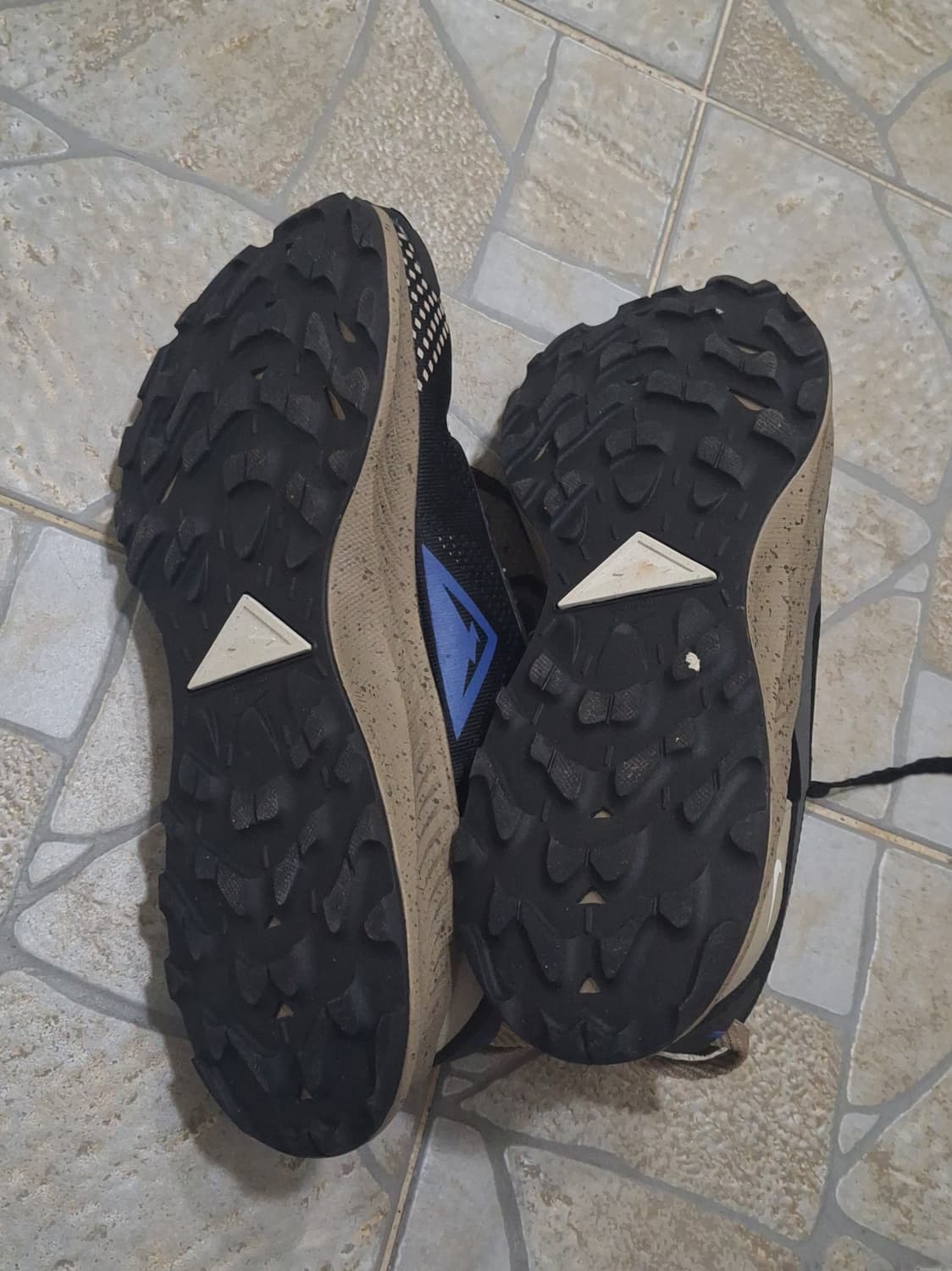 나이키 페가수스 트레일 3 블랙 아이언 그레이 카키 상품이미지4