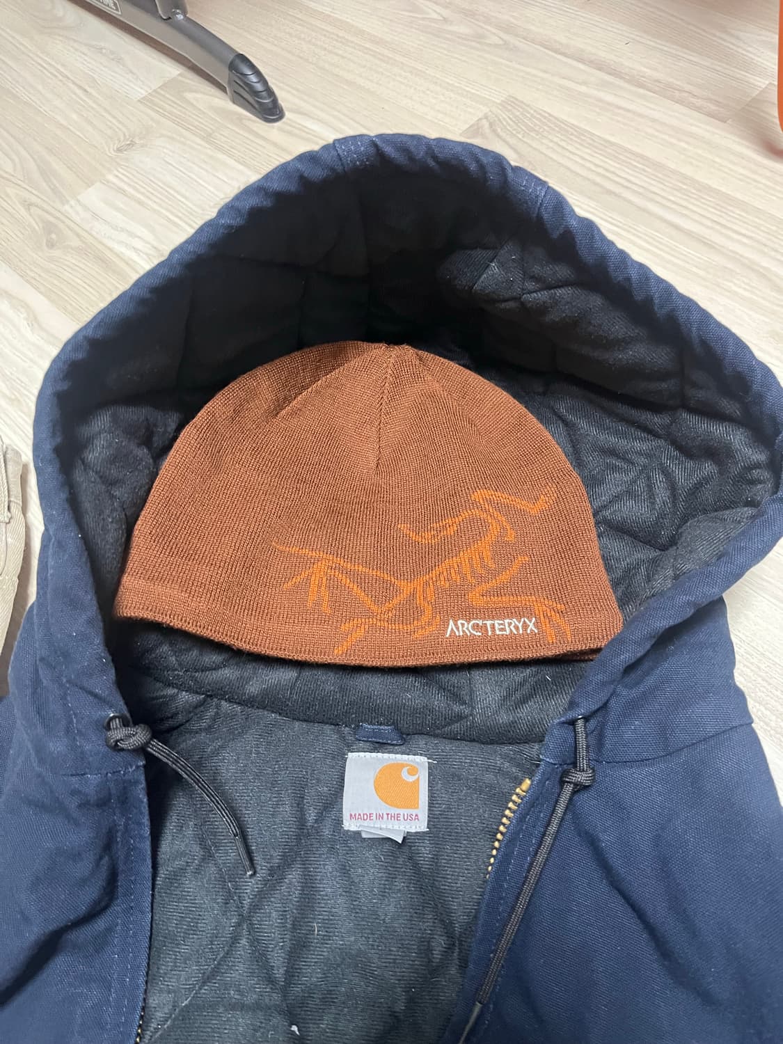 칼하트 J140 액티브 자켓 + 아크테릭스 비니 + 감마갤러리 바지 상품이미지2