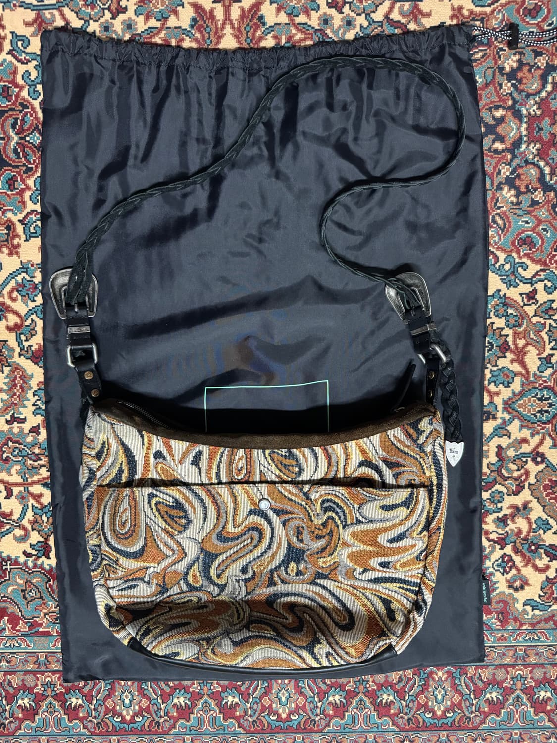 앤더슨벨 스웨이드 자카드 크로스 바디백 상품이미지2