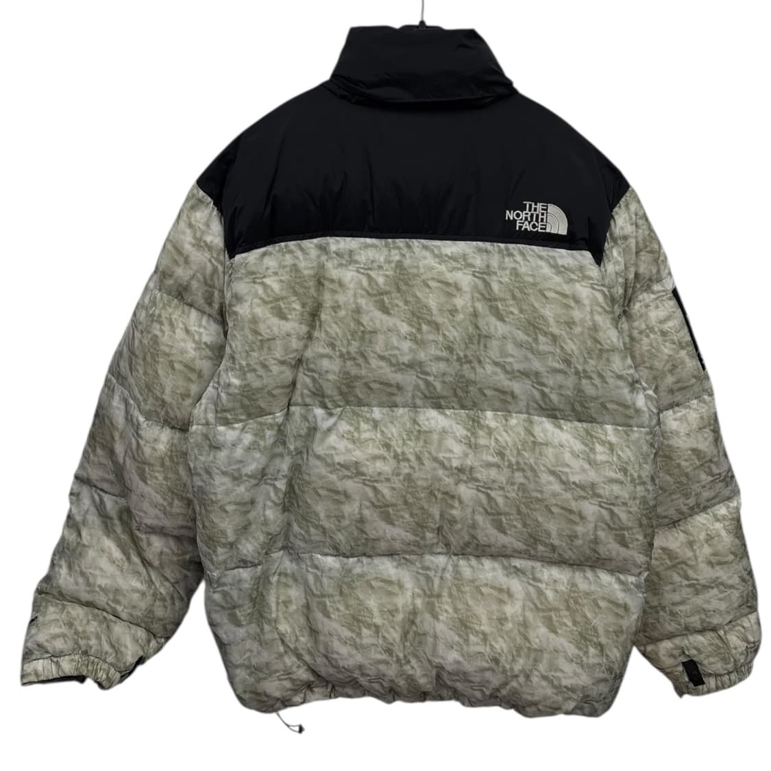 노스페이스x슈프림 페이퍼 프린트 다운패딩 상품이미지2