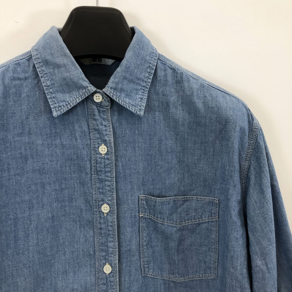 유니클로 샴브레이 포켓셔츠 M 상품이미지2