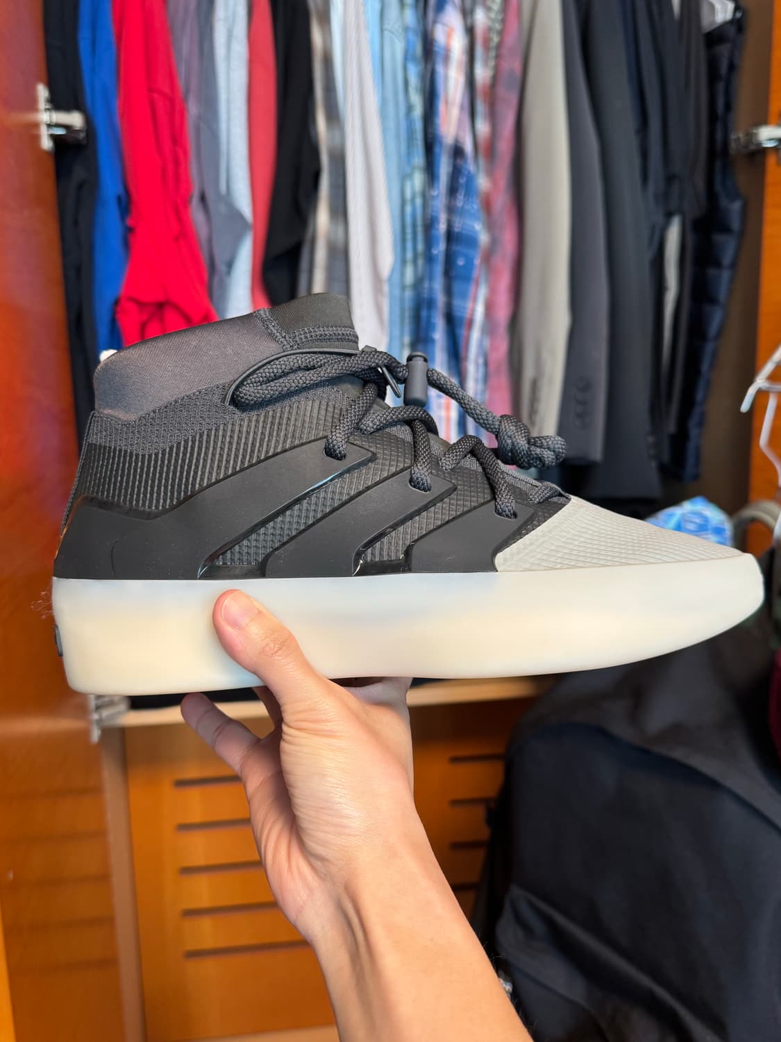 아디다스 x 피어 오브 갓 애슬레틱스 I 베스킷볼 카본 세서미 275 상품이미지3