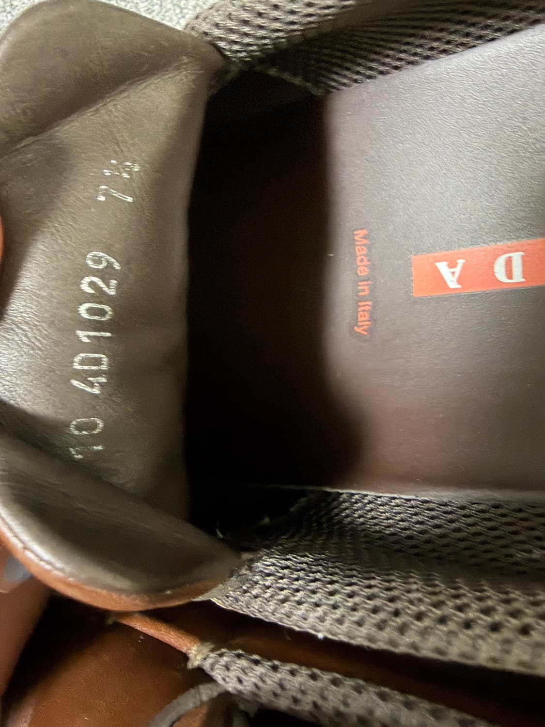 265-270 프라다 스포츠 로퍼 삼각로고 토바코 상품이미지4