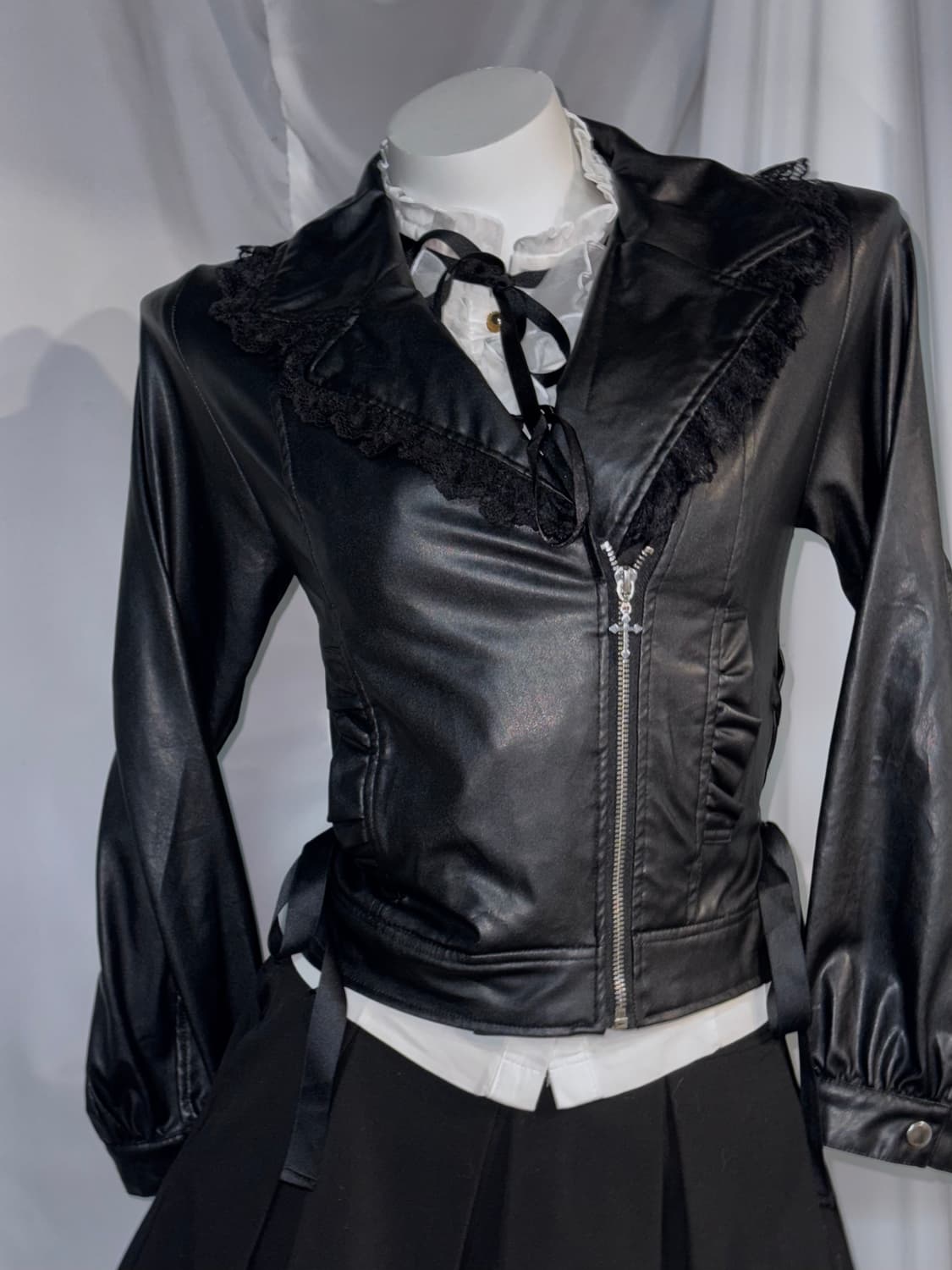 공겜여주깔 무채색 아일렛 디테일 레더 코디세트 상품이미지8