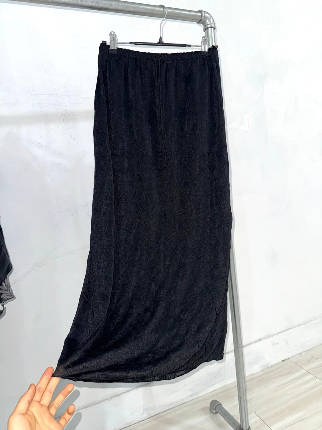 Black Wrinkle Detail Long Skirt 상품이미지1