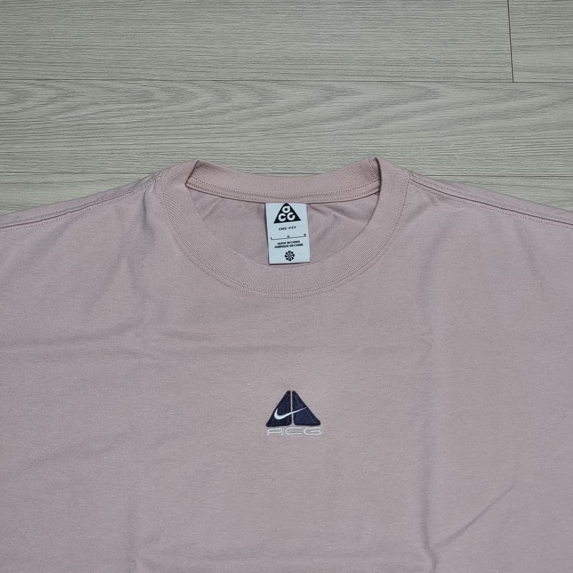 나이키 ACG 자수 로고 반팔티 상품이미지2