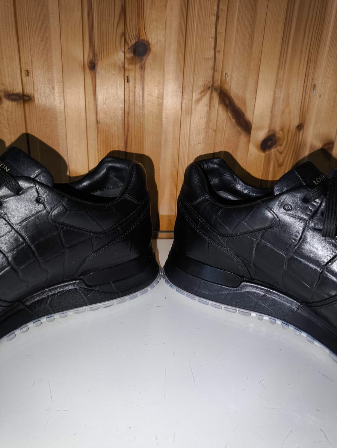 255mm 6.5 루이비통 런어웨이 레더 스니커즈  상품이미지7