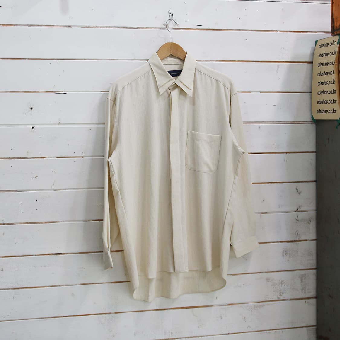 (착용컷) LUMA LUCENTE 드레스 셔츠 (남성용 105) 상품이미지1