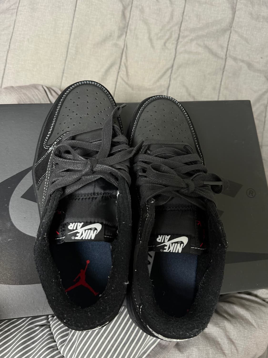 나이키 트래비스 스캇 블랙팬텀 240 상품이미지1