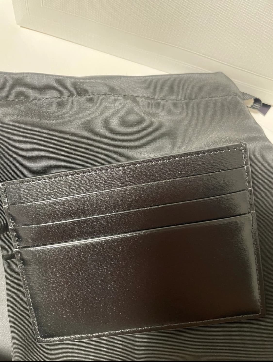 셀린느 트리옹프 카프스킨 카드지갑 새상품 상품이미지3