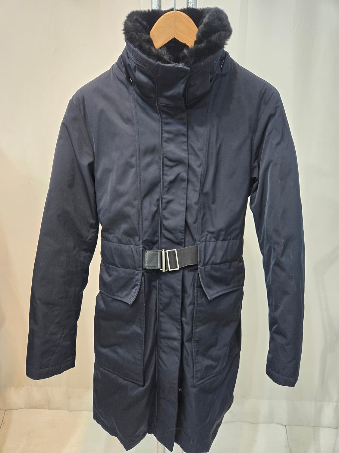 Theory 폭스퍼 벨트 롱패딩 상품이미지1