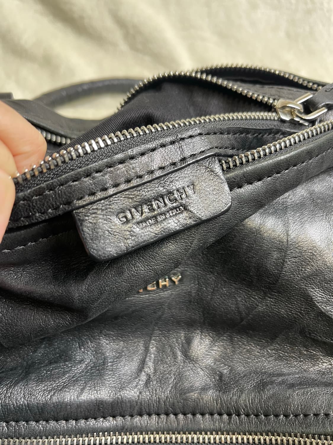 지방시 판도라 미디움 블랙 링클 레더 숄더백 상품이미지6