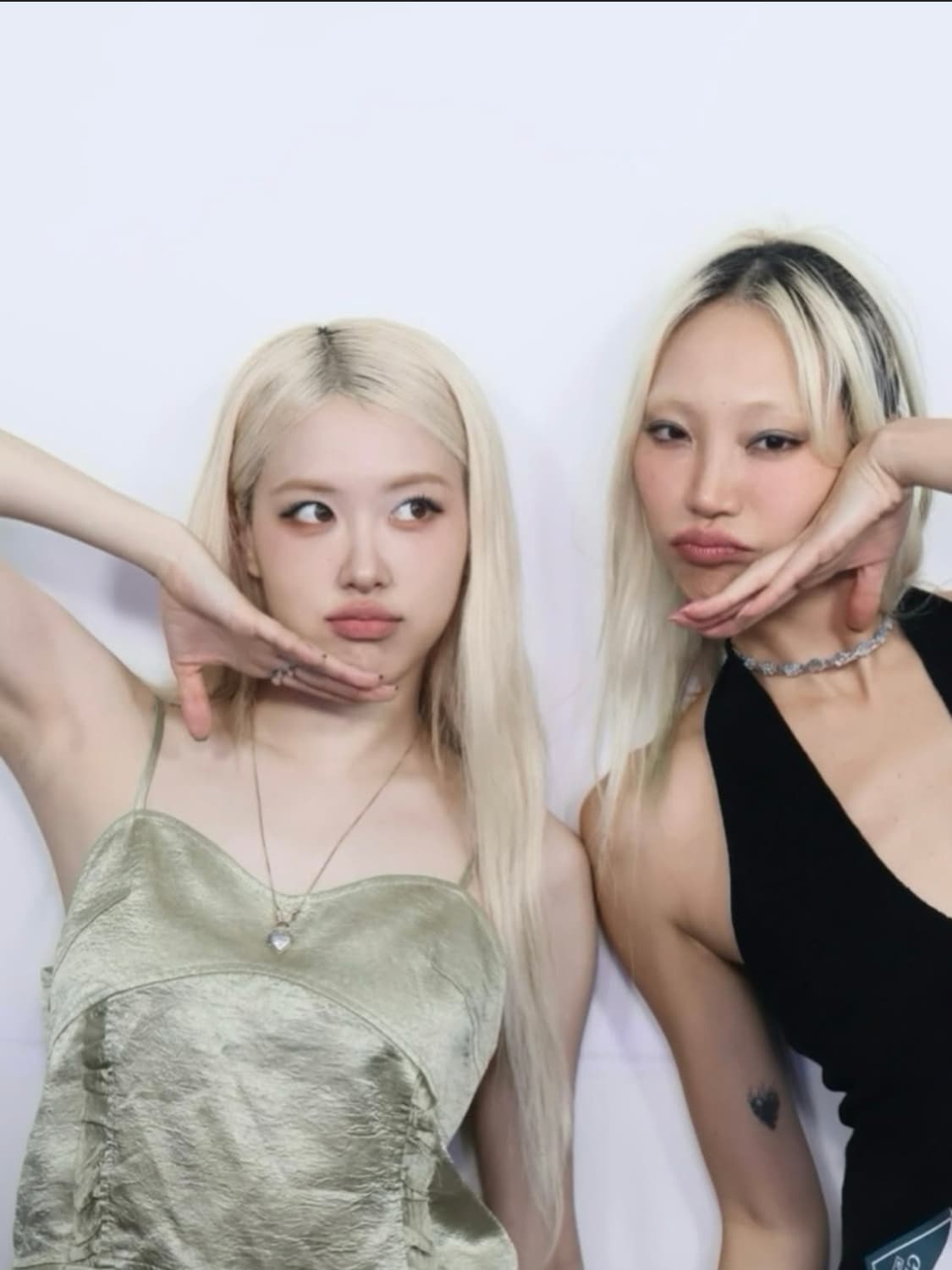스탠드 얼론 캐미솔(블핑 로제 착용) 상품이미지1