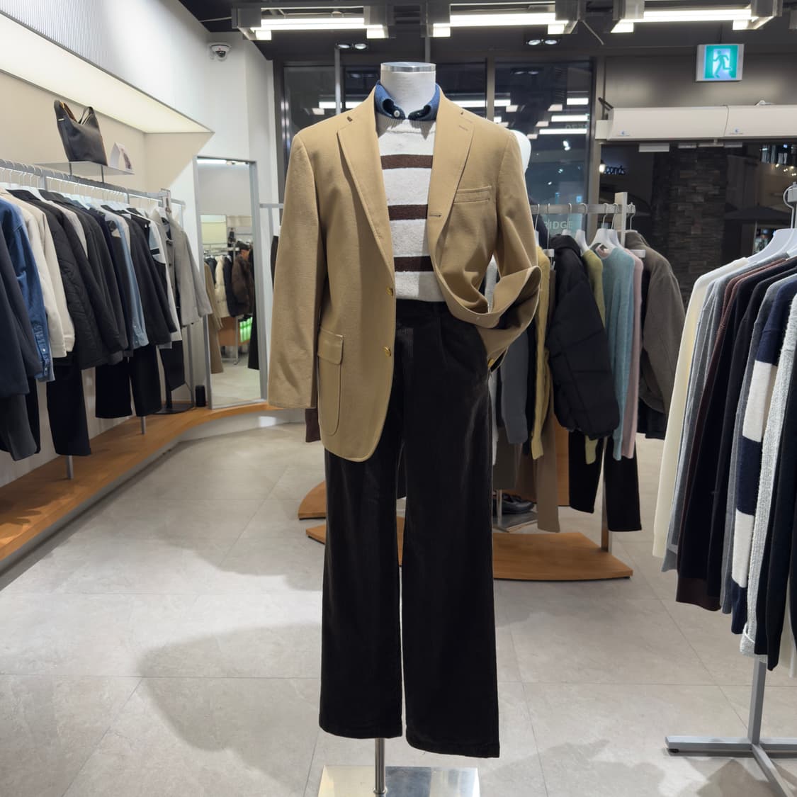 제이프레스 베이지 울 금장 블레이저 상품이미지1