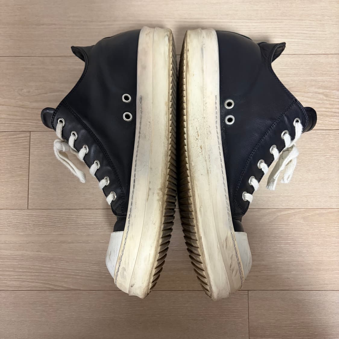 릭오웬스 Rick Owens 라몬즈 레더 미드탑 컨버스 스니커즈 41 상품이미지5