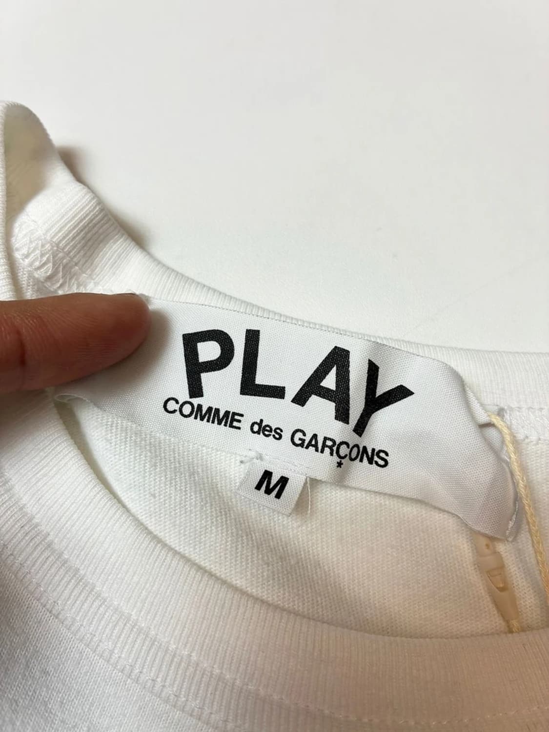 꼼데가르송 우먼스 하트 와펜 반팔 티셔츠 PN8569 상품이미지6