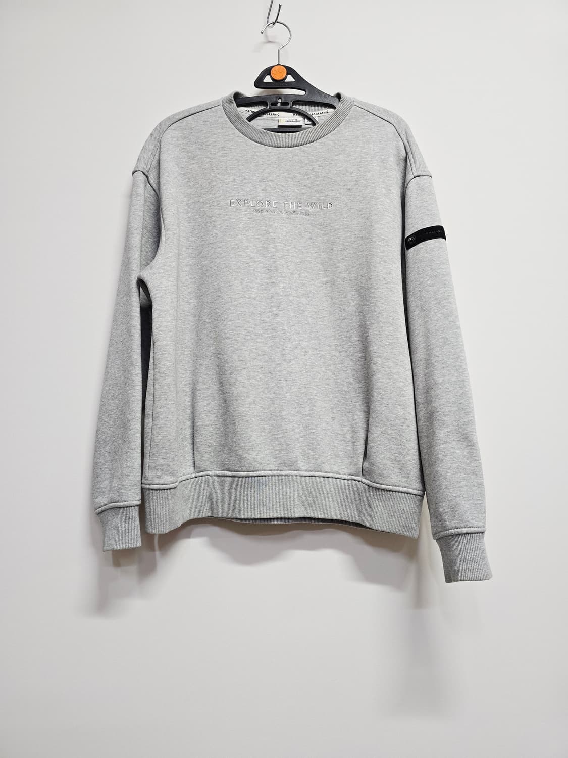 내셔널지오그래픽 맨투맨 티셔츠 회색 상품이미지1