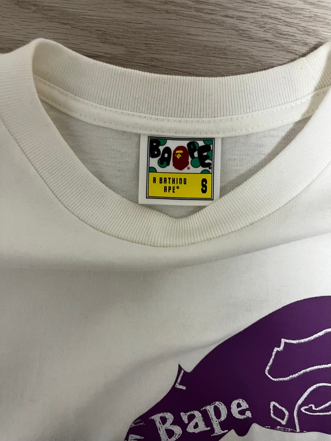 베이프 핸드 드로우 패턴 사이드 빅 에이프 헤드 티셔츠 화이트 퍼플 상품이미지5