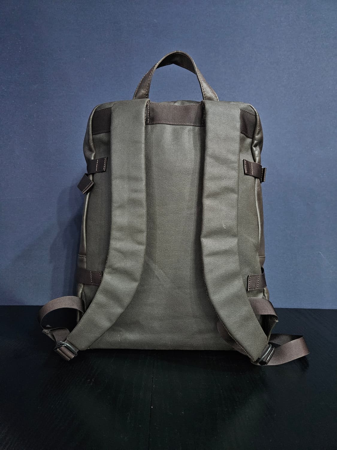 만다리나덕 브라운컬러 가죽 백팩  상품이미지3