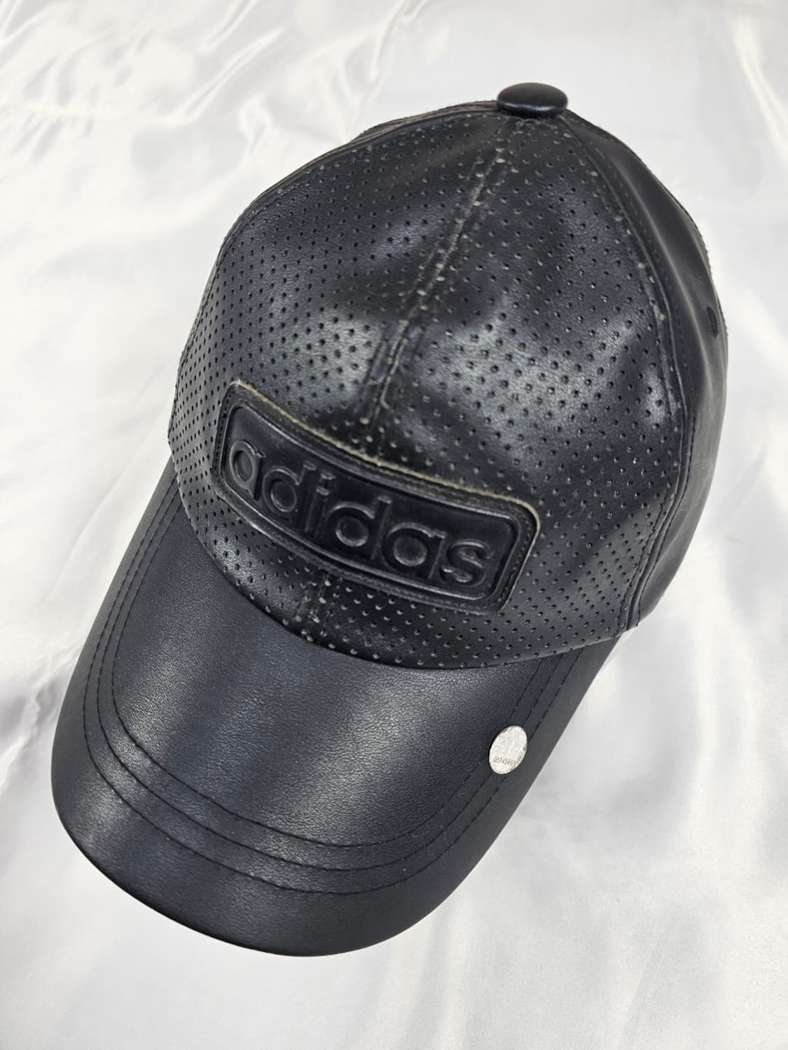 아디다스비건레더볼캡 상품이미지1