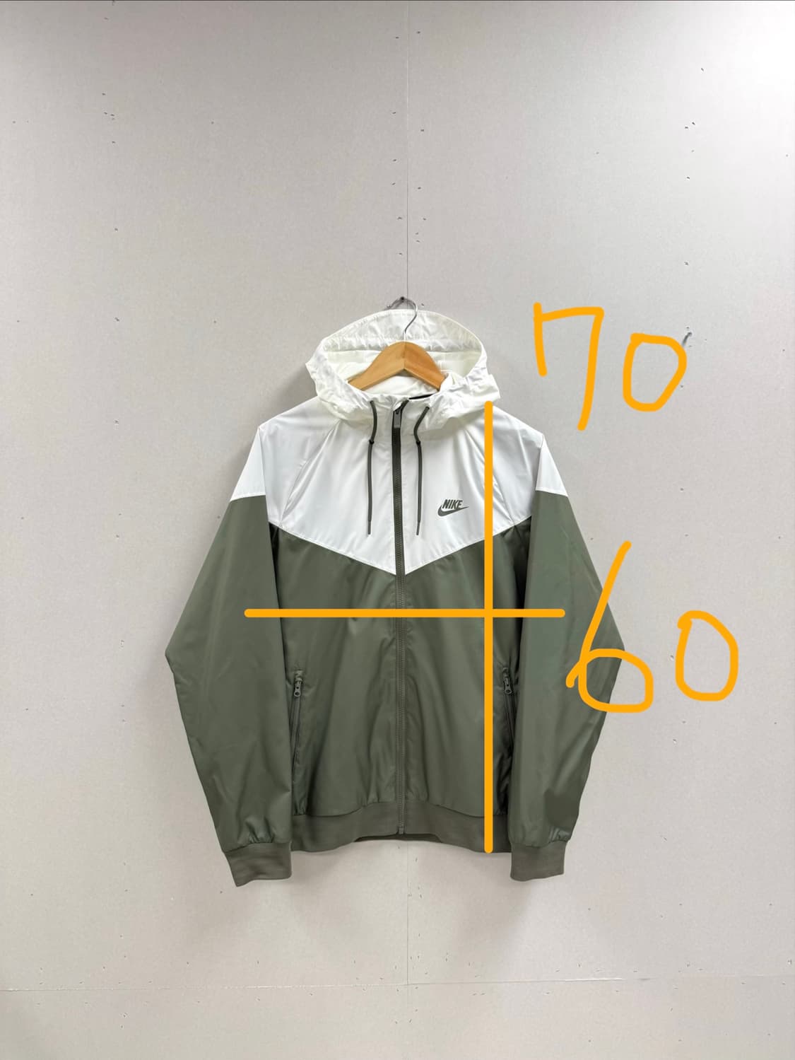남성 100 L / 나이키 윈드러너 바람막이 화이트카키 상품이미지2