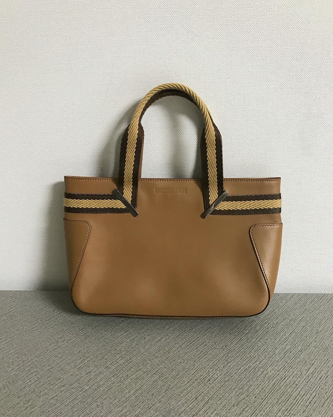 구찌 로고 레더 토트백 상품이미지1