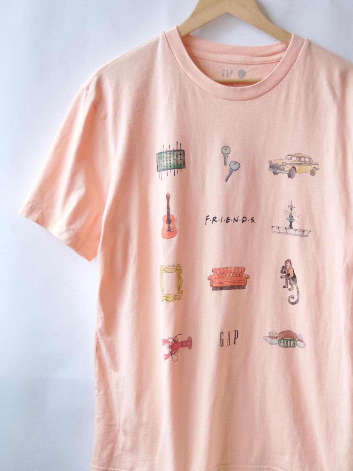 [GAP x FRIENDS] printing t-shirts 상품이미지1