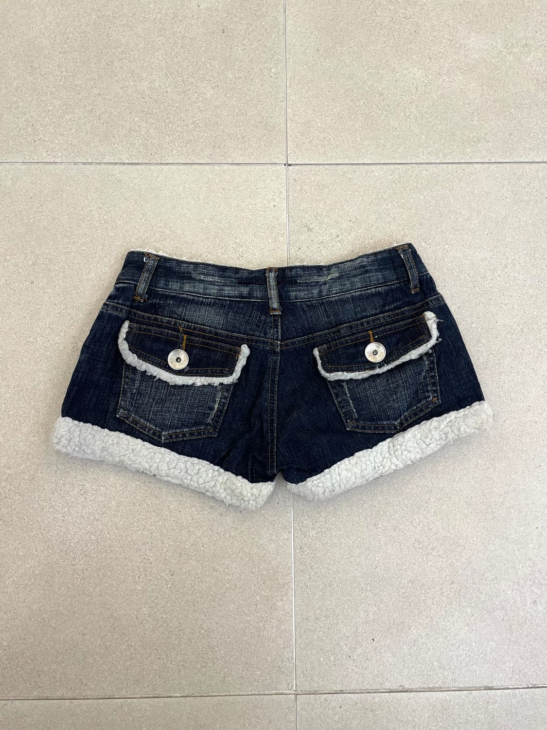 워싱데님 퍼 숏츠 상품이미지3