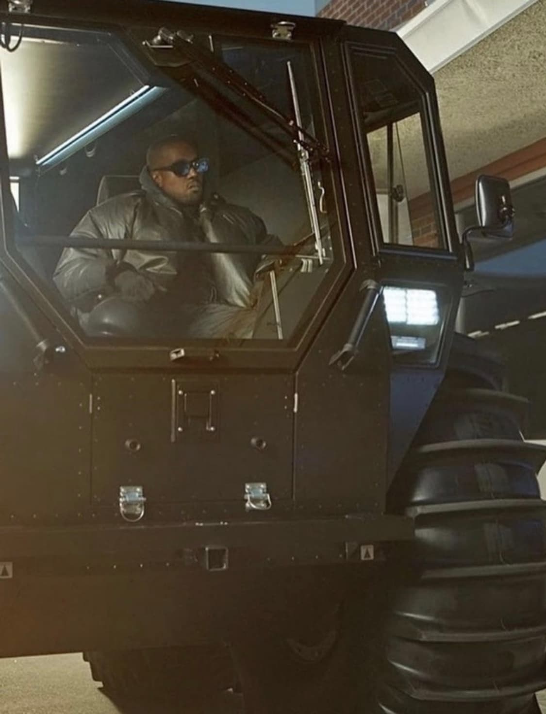 (XXL) 이지 갭 엔지니어드 바이 발렌시아가 라운드 재킷2 블랙 상품이미지3