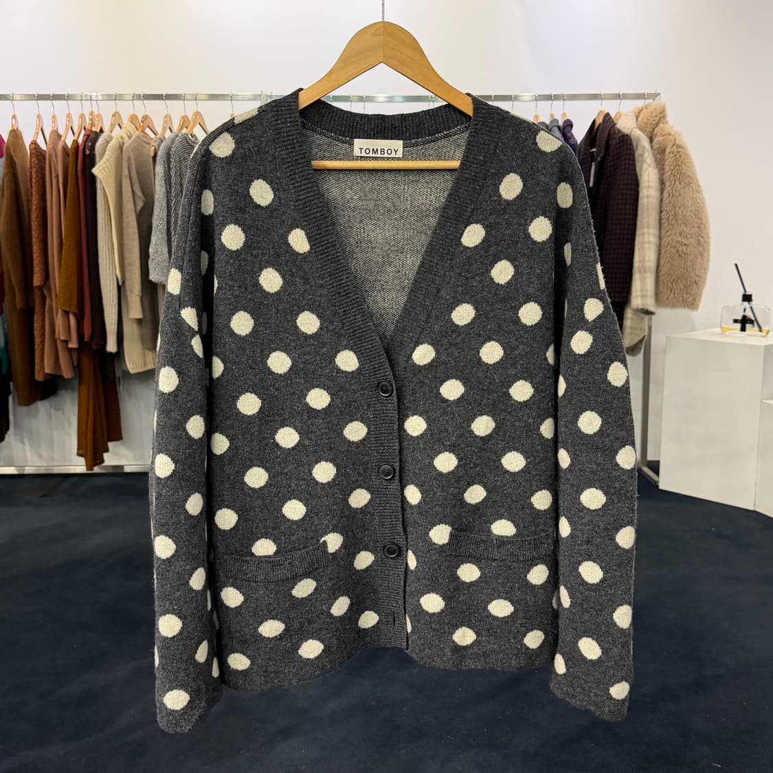 [FREE] 톰보이 폴카도트 오버핏 가디건 상품이미지1