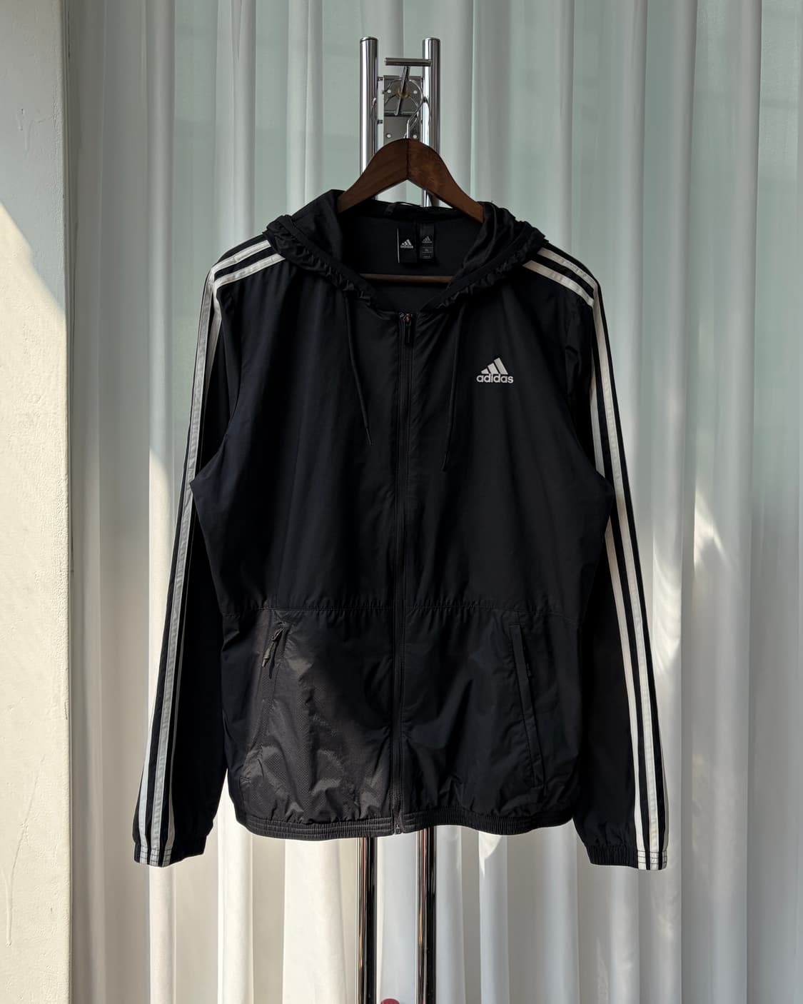 [L]아디다스 에센셜 윈드브레이커 바람막이 상품이미지2