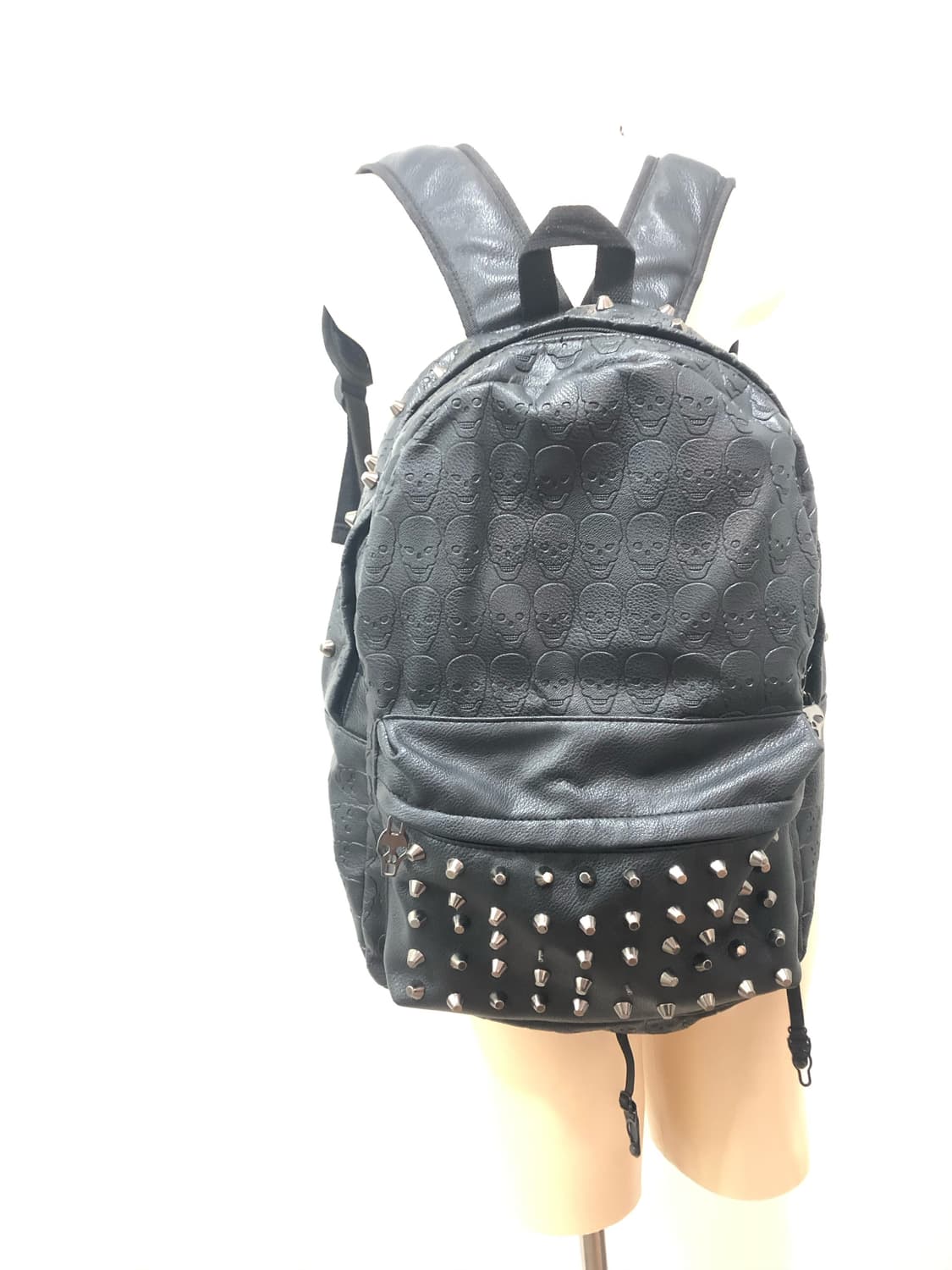 leather skull pattern studded backpack 상품이미지3