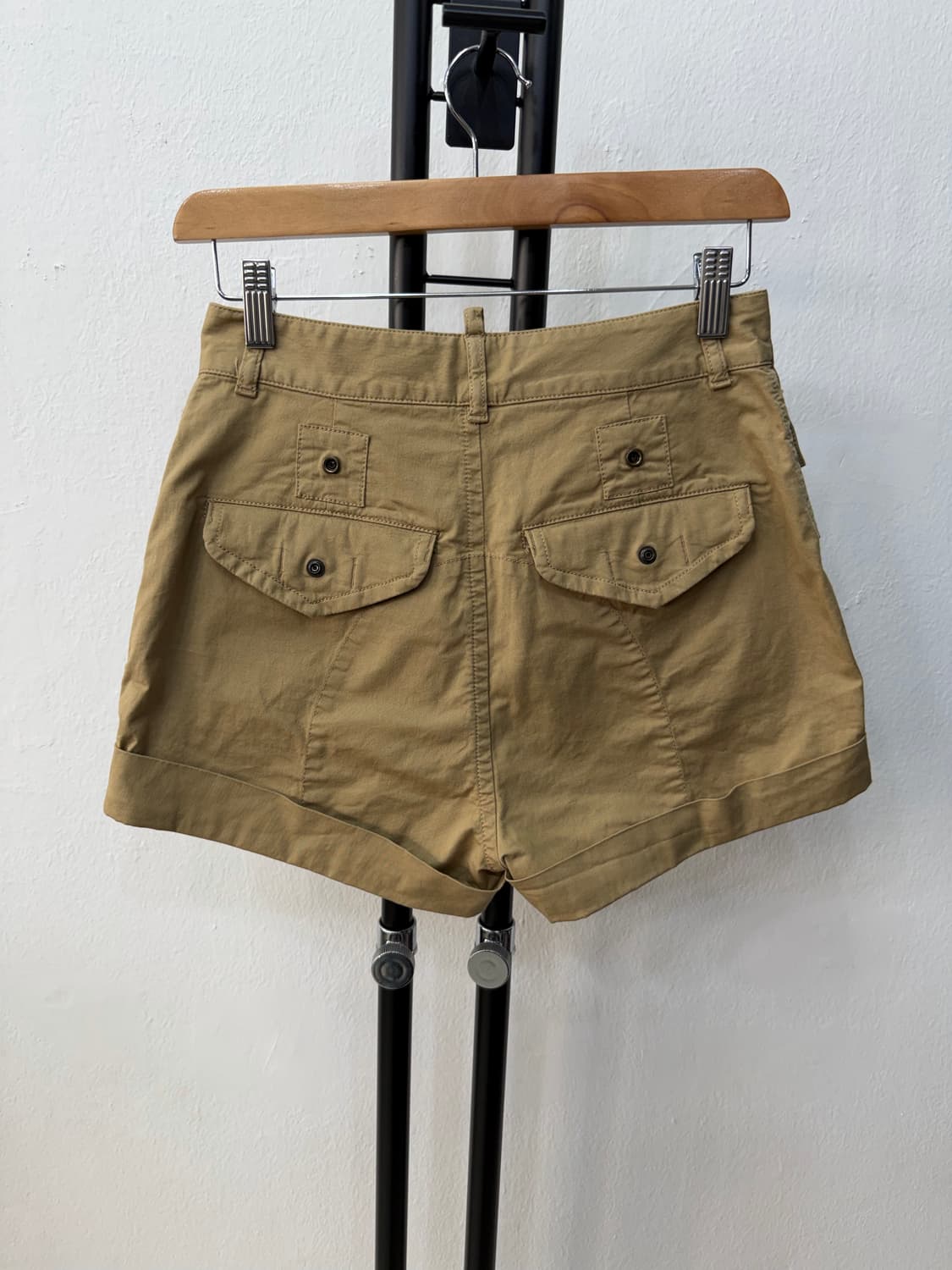 새제품) 디스퀘어드2 정품 여성 카키색 반바지 38(24-25) 상품이미지5