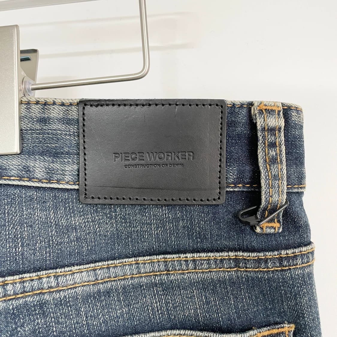 A2 피스워커(Piece Worker) 슬림 핏 워싱 데님 팬츠 32청 상품이미지4
