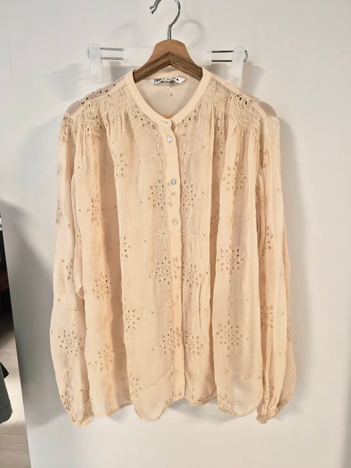 ZARA 여성용 자수 펀칭 블라우스 (연한 베이지/아이보리) 상품이미지1