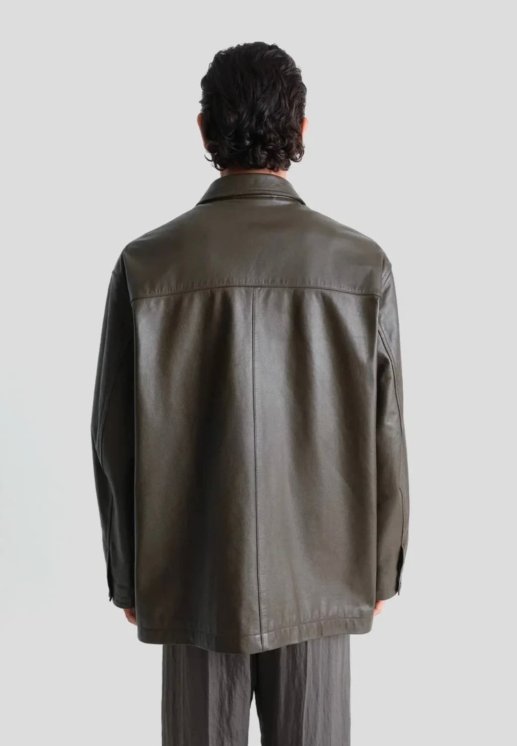 르메르 25ss 릴랙스드 레더 자켓 머쉬룸 / S 상품이미지2