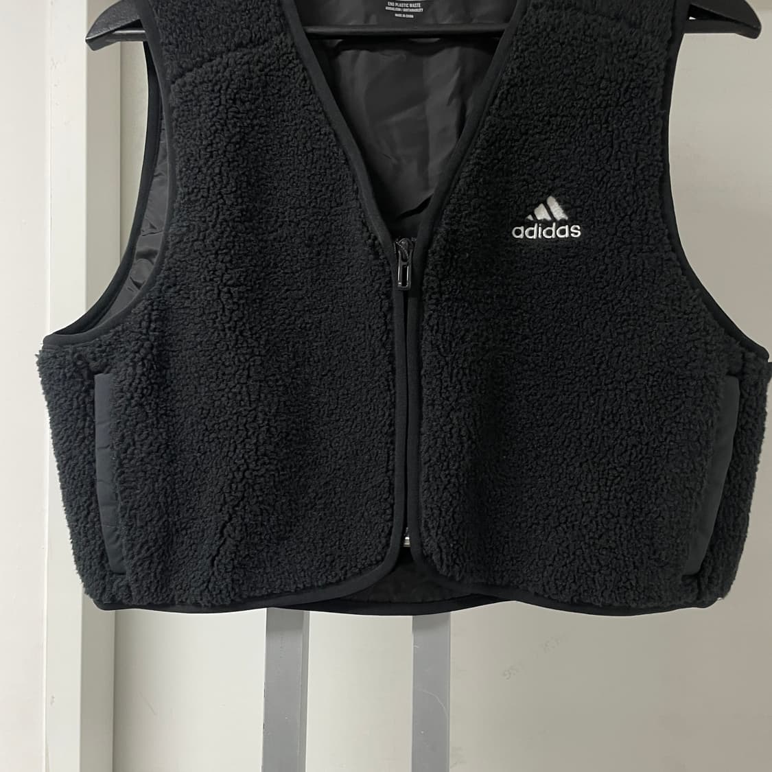아디다스 후리스 조끼 블랙 150(W) 상품이미지3