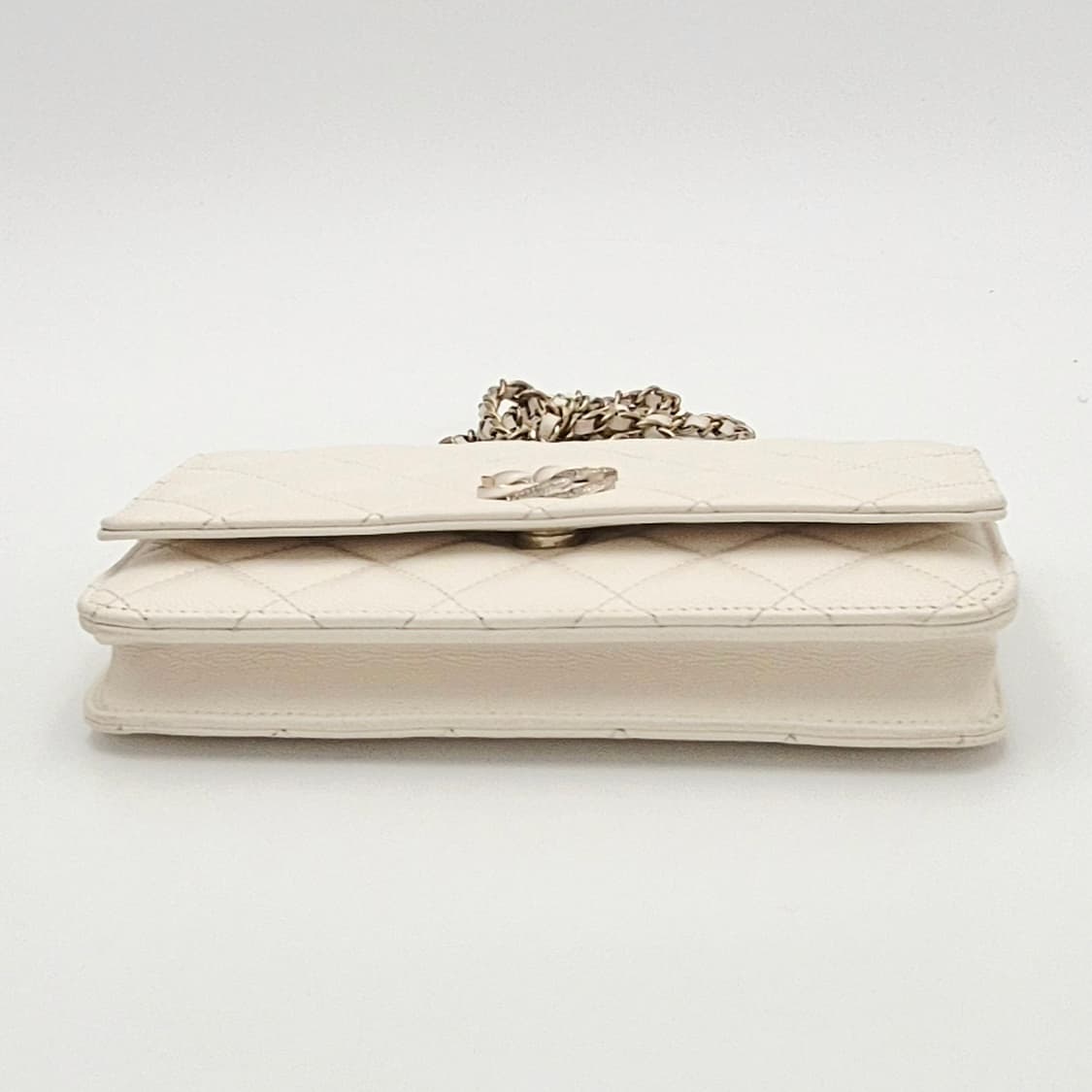 샤넬 클래식 WOC 캐비어
화이트 금장
체인백 크로스백
 상품이미지5