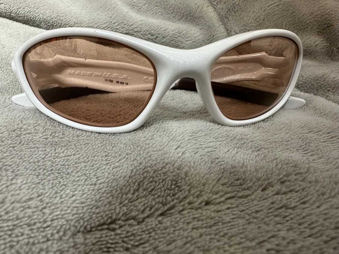 오클리 미뉴트 2.0 변색렌즈 판매 상품이미지1