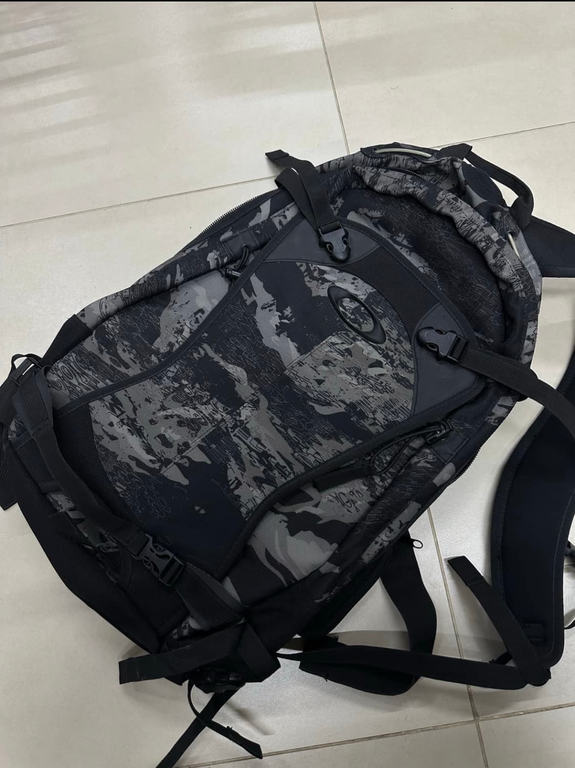 오클리 카모 백팩 상품이미지1