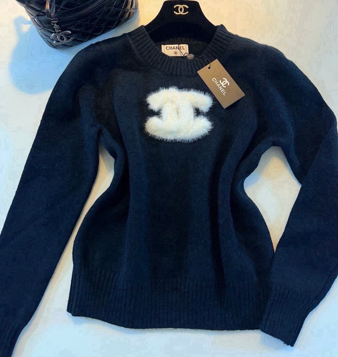 (새상품)샤넬퍼로고니트 상품이미지2